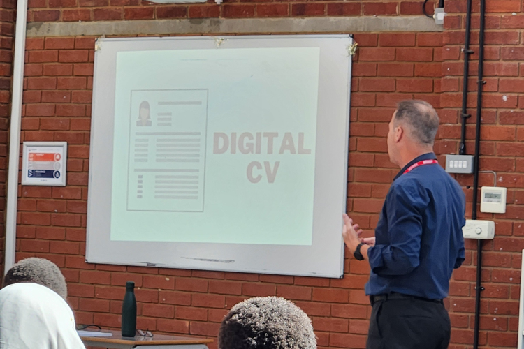 Stantonbury Sixth Form: LinkedIn &amp; Leadership – Building Your Brand with Dale Willis